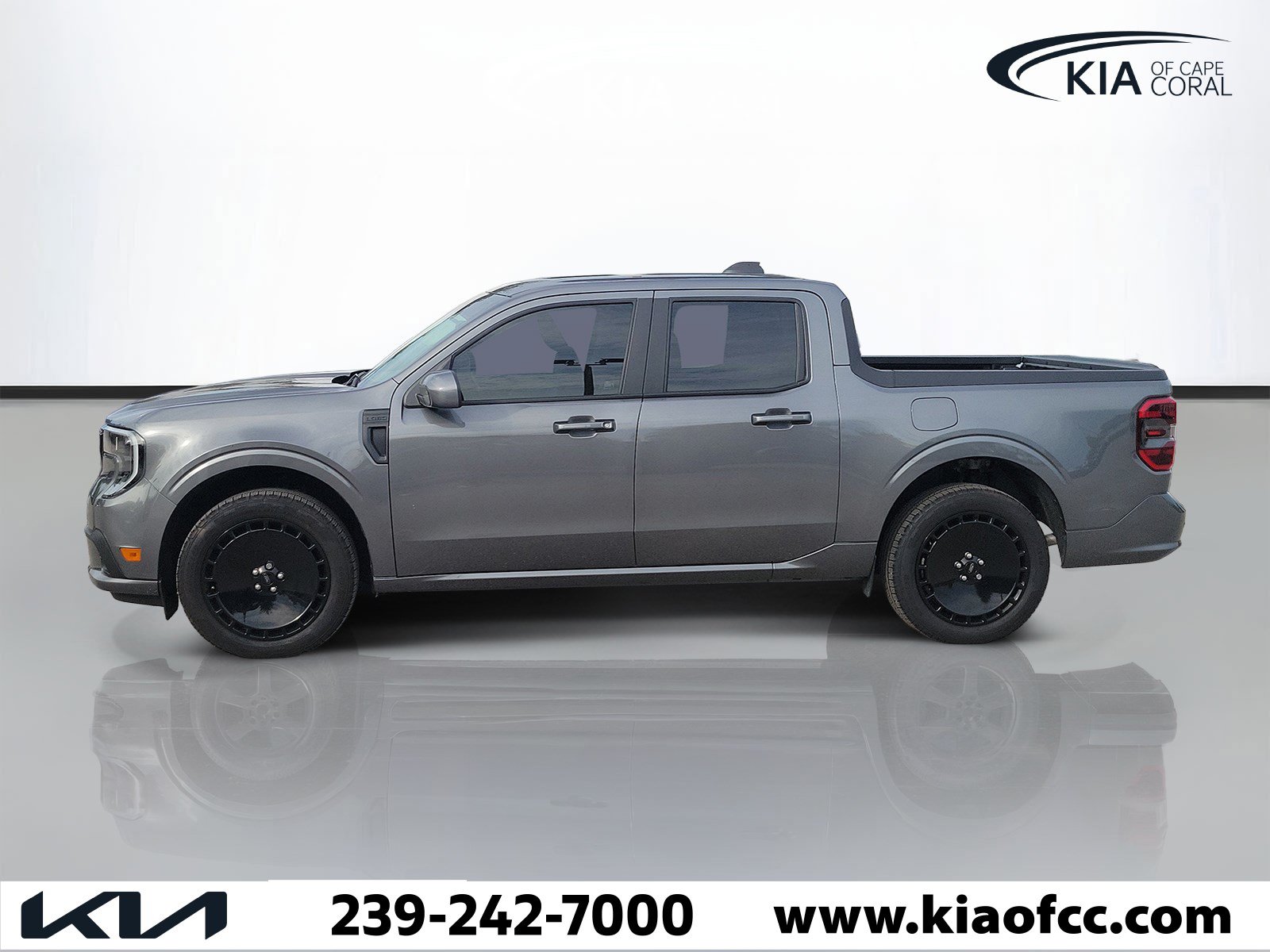 Used 2025 Ford Maverick Lobo AWD/4WD image 4