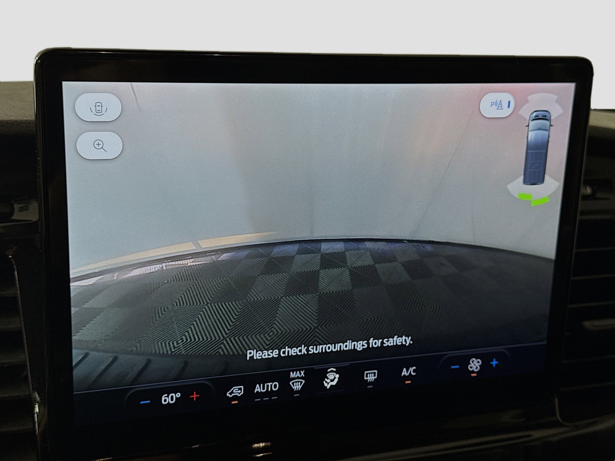 Used 2023 Ford Transit 350 XLT image 19