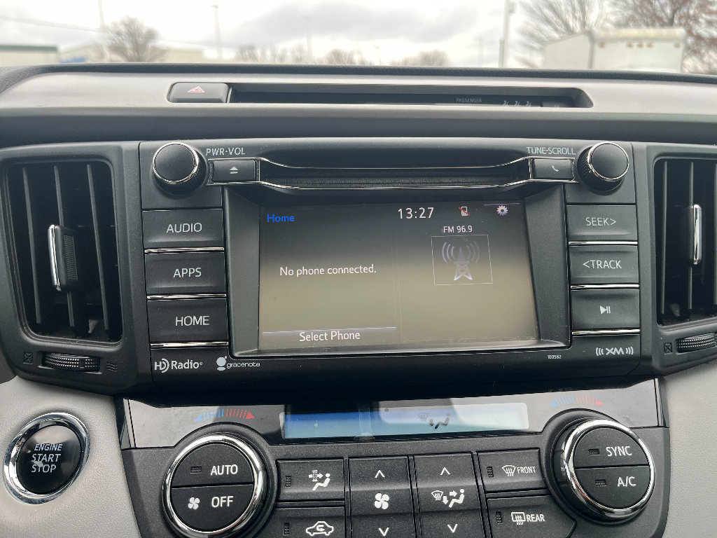 Used 2018 Toyota RAV4 XLE image 22