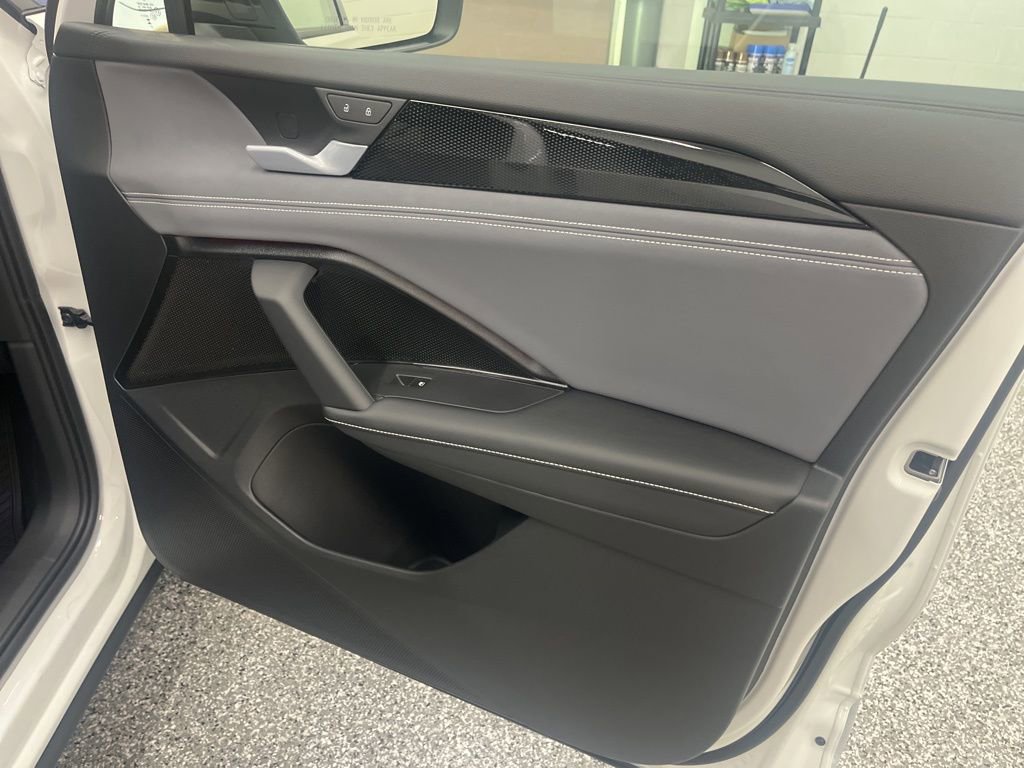 New 2026 Volkswagen Tiguan SE R-Line FWD image 39