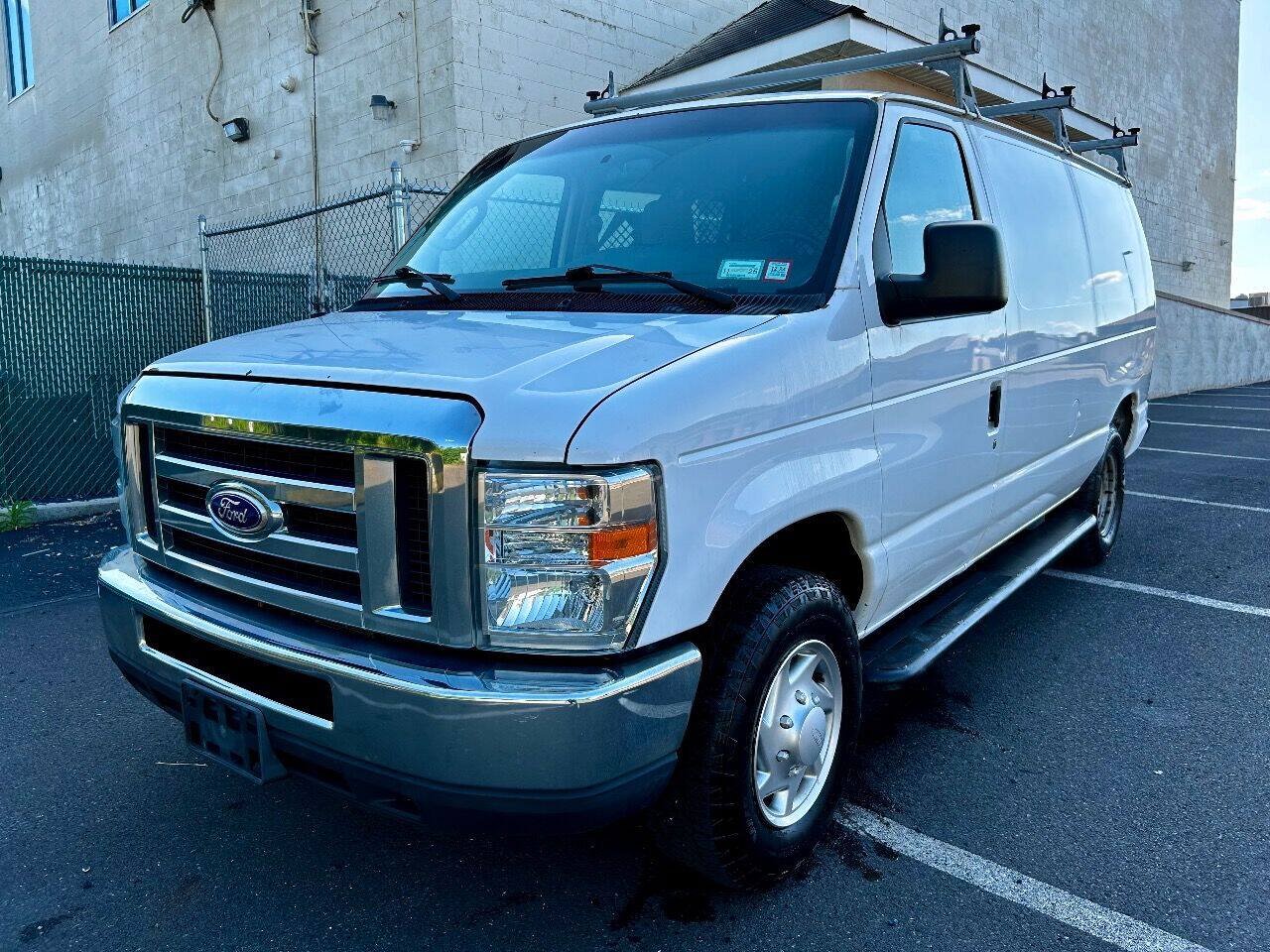 Used 2014 Ford E-250 and Econoline 250 w/ Power Group RWD image 1