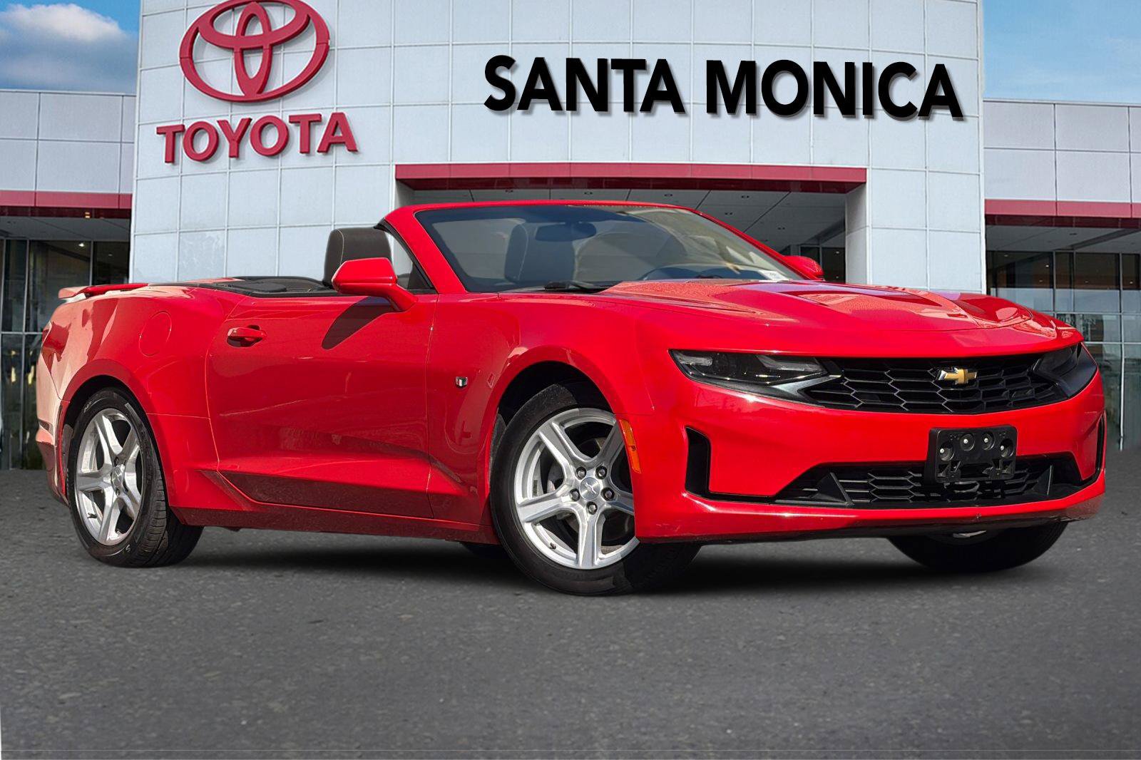 Used 2023 Chevrolet Camaro LT RWD image 1