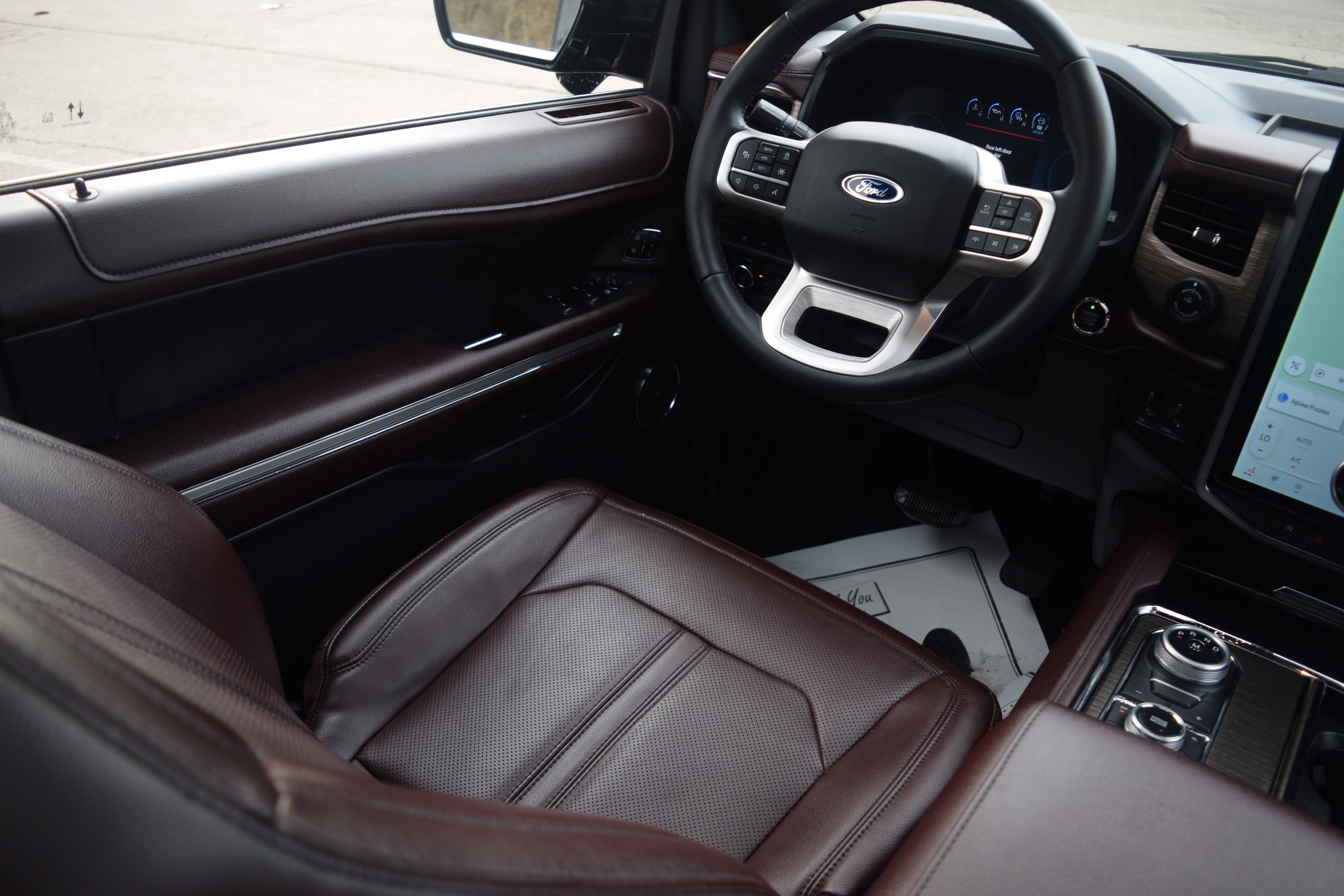 Used 2023 Ford Expedition Limited image 2