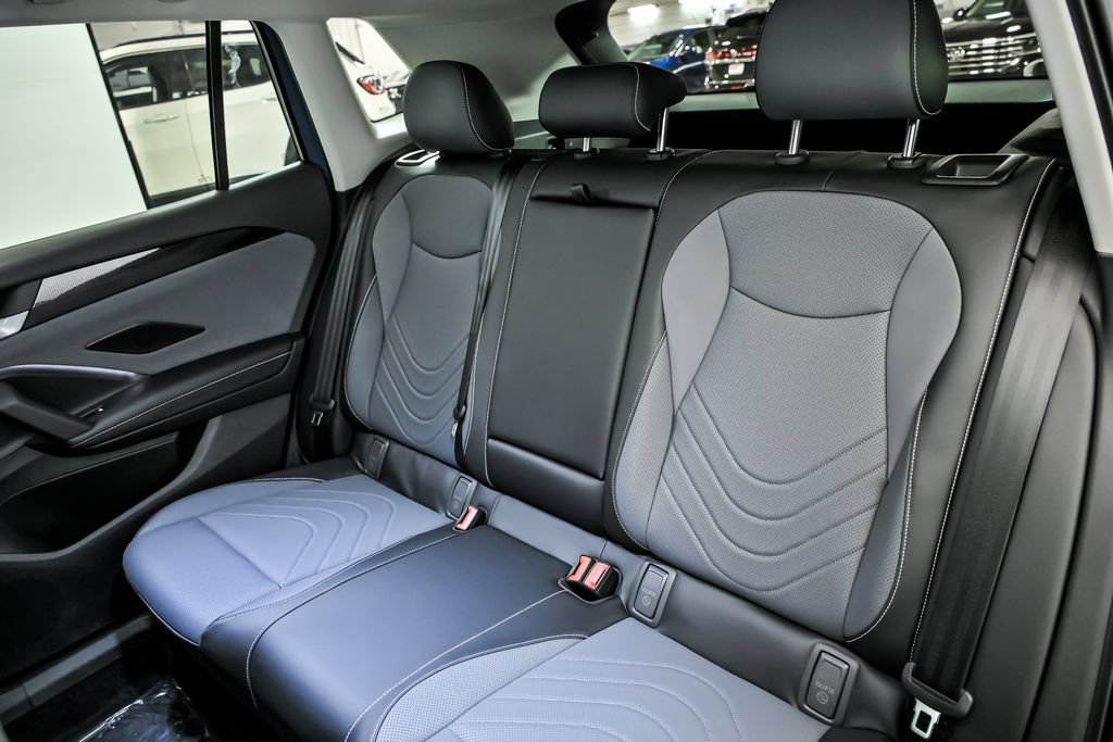 New 2026 Volkswagen Tiguan SE AWD/4WD image 9