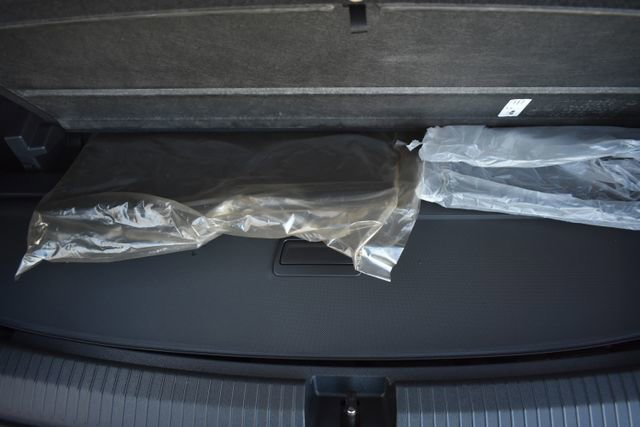 Used 2023 Volkswagen Tiguan SE R-Line image 41