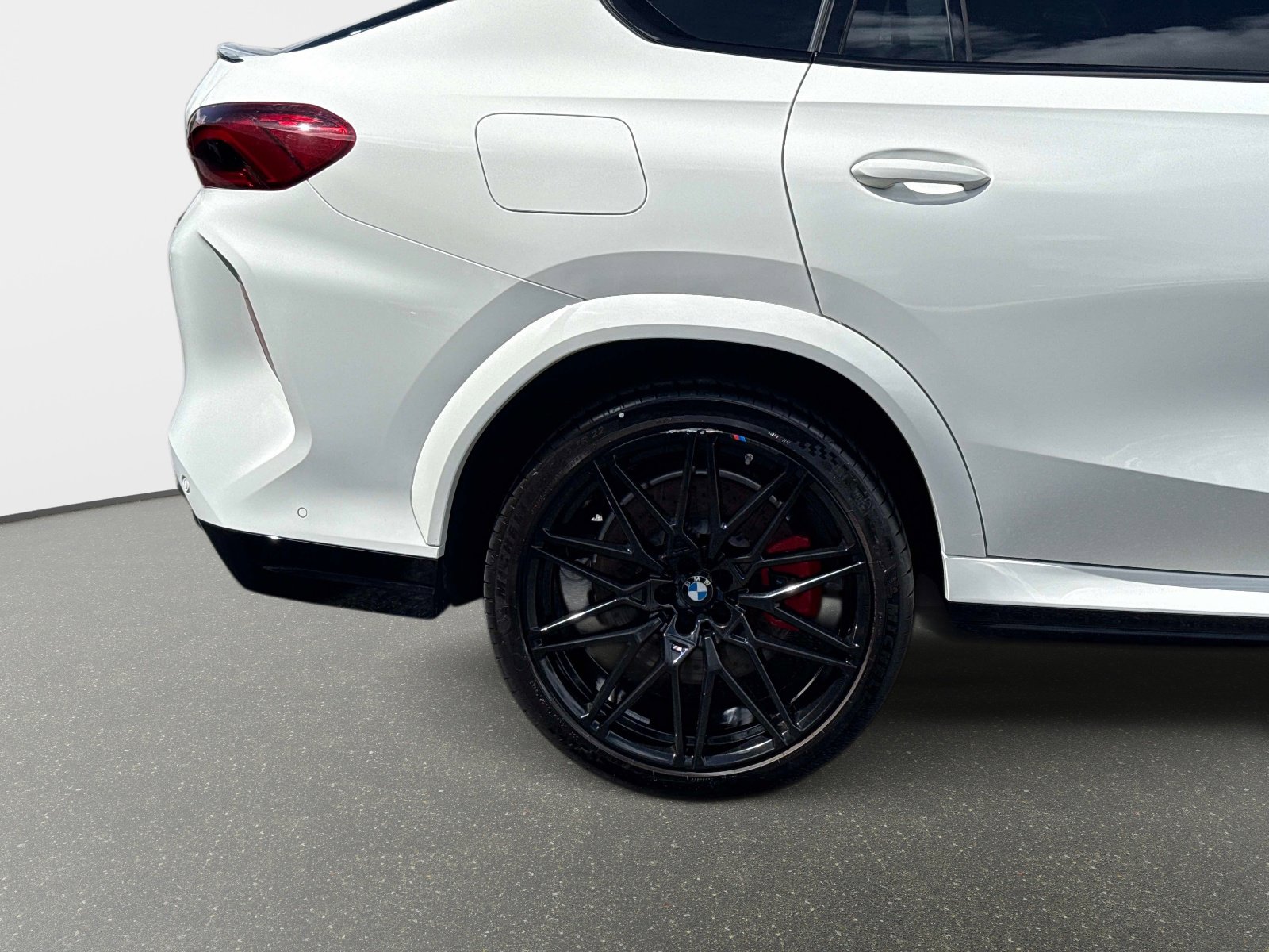 Used 2024 BMW X6 M Competition image 21