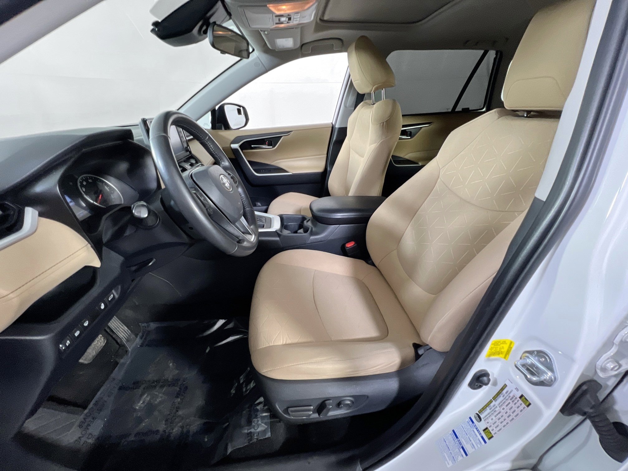 Used 2019 Toyota RAV4 XLE w/ Convenience Package AWD/4WD image 20