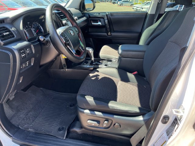 Used 2018 Toyota 4Runner TRD Off-Road AWD/4WD image 3