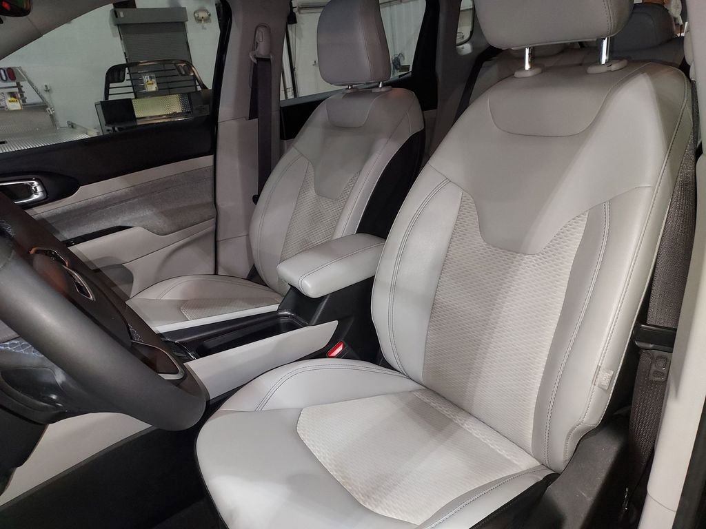 Used 2022 Jeep Compass Latitude image 17