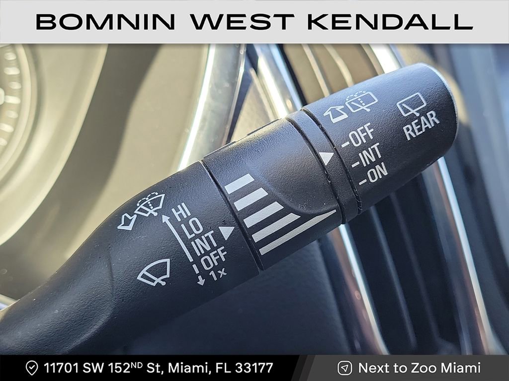 Used 2023 Chevrolet Equinox LT image 12