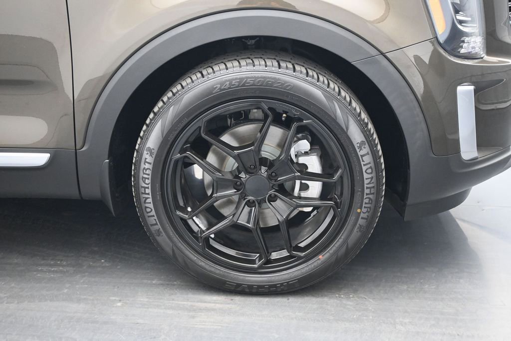 Used 2020 Kia Telluride EX w/ EX Premium Package AWD/4WD image 27