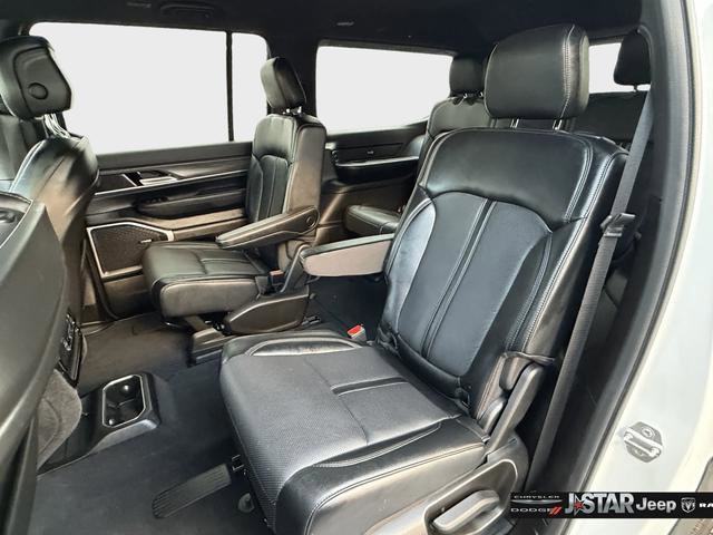 Used 2023 Jeep Wagoneer Series III w/ Flexible Seating Group RWD image 19