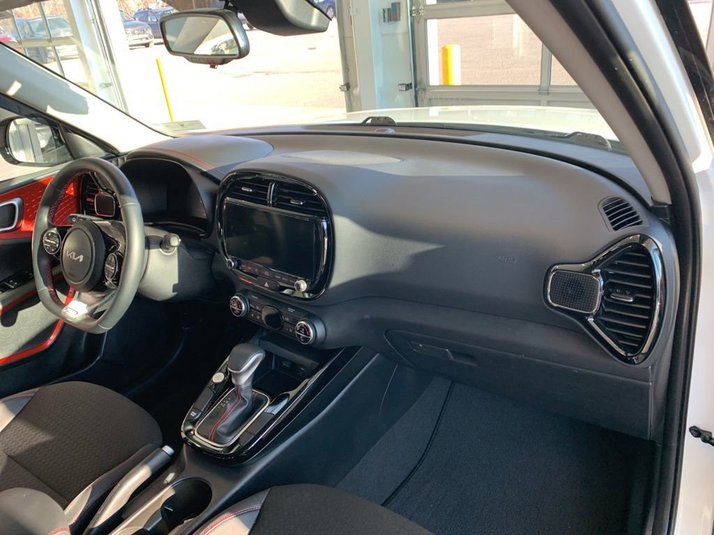 Used 2025 Kia Soul GT-Line image 21