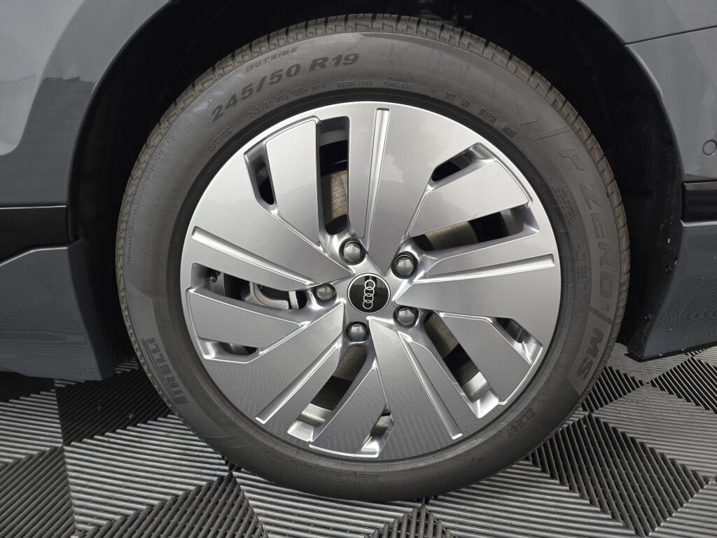 New 2025 Audi A6 e-tron Premium image 19