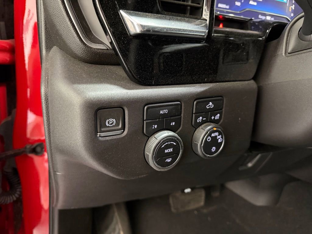 Used 2024 Chevrolet Silverado 1500 LT image 3