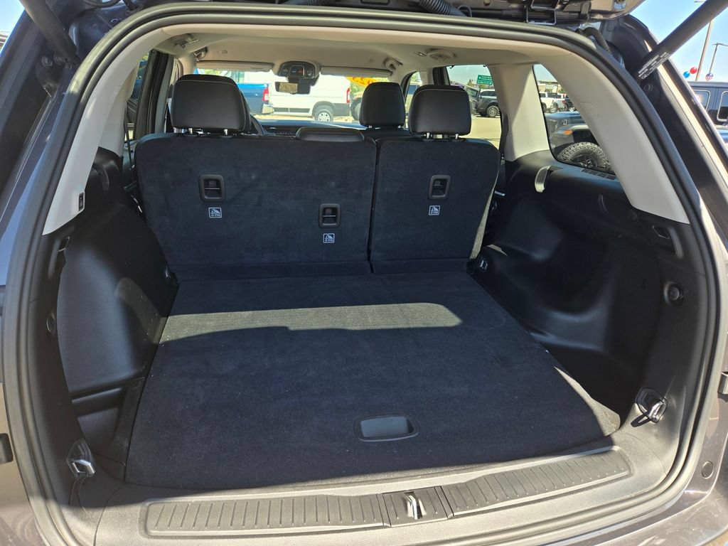 Used 2023 Jeep Grand Cherokee Limited w/ Luxury Tech Group II RWD image 21