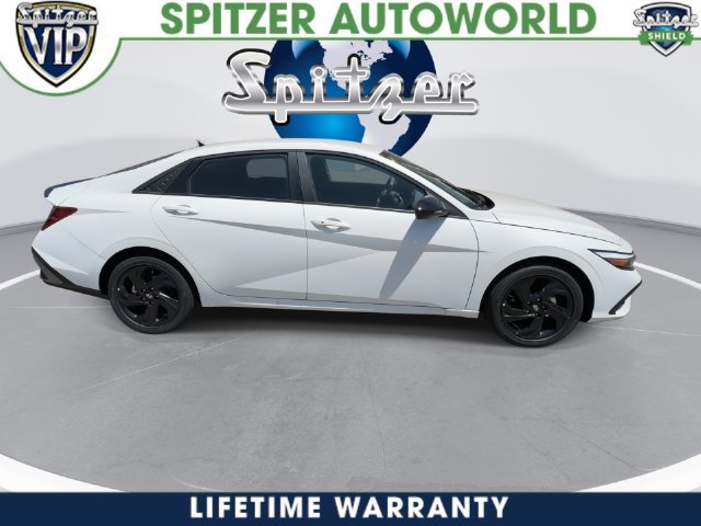 New 2026 Hyundai Elantra Sport FWD image 17