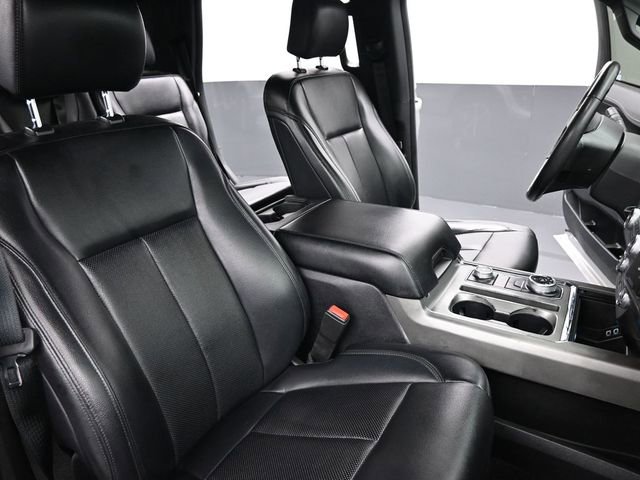 Used 2019 Ford Expedition XLT w/ Equipment Group 201A AWD/4WD image 29