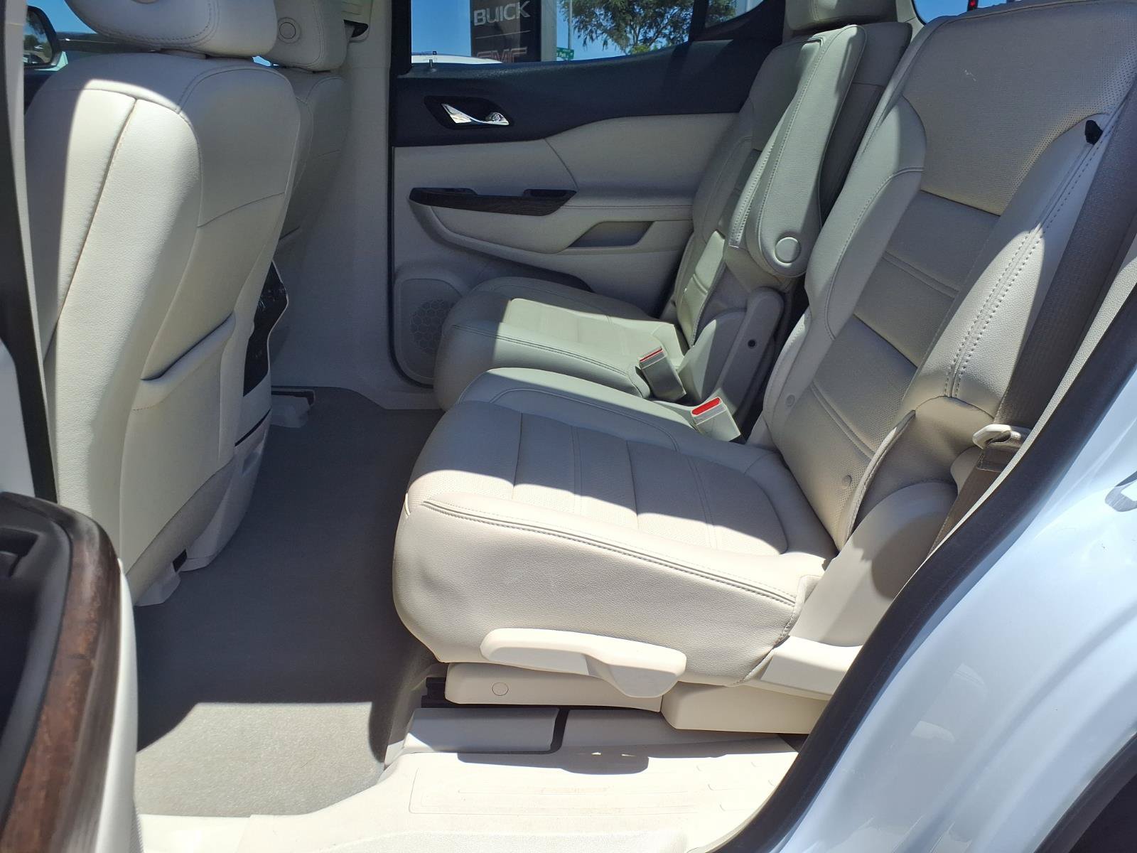 Used 2023 GMC Acadia Denali w/ Denali Technology Package FWD image 16