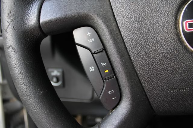 Used 2017 GMC Savana 2500 RWD image 4
