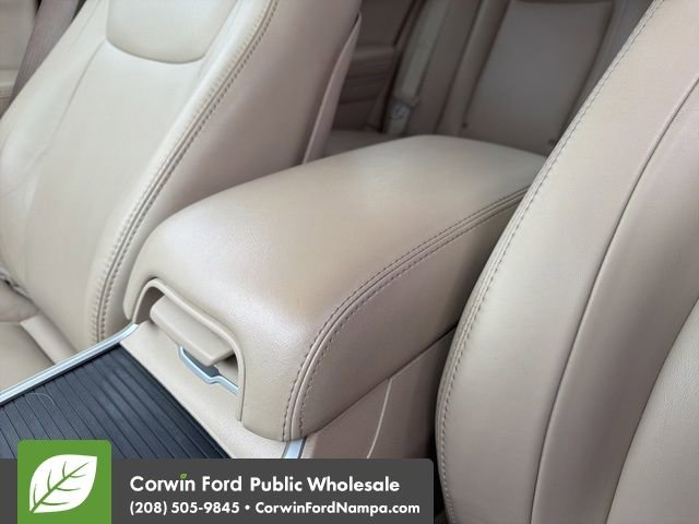 Used 2013 Chrysler 300 AWD w/ Driver Convenience Group image 22