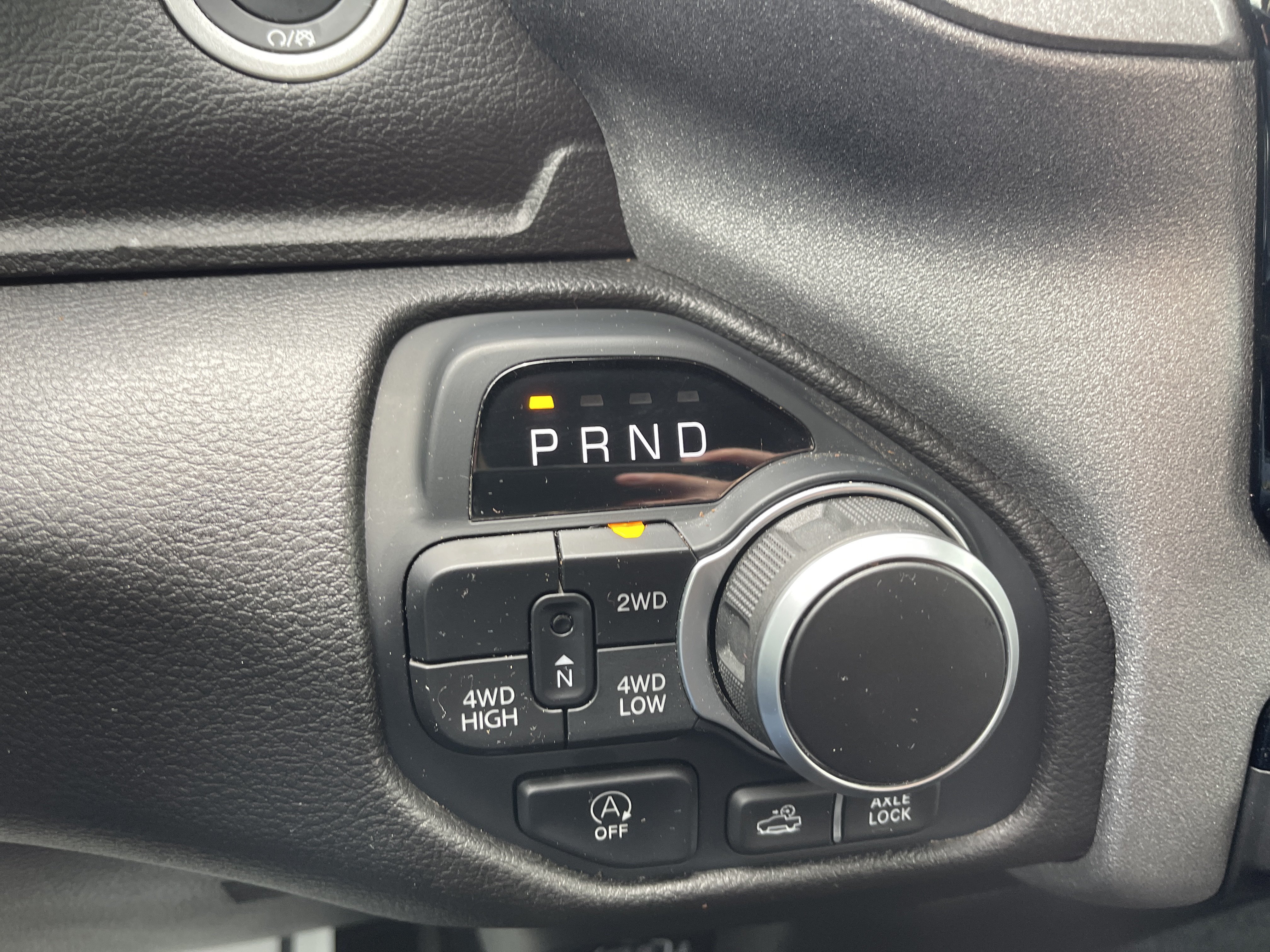 Used 2025 RAM 1500 Warlock AWD/4WD image 33