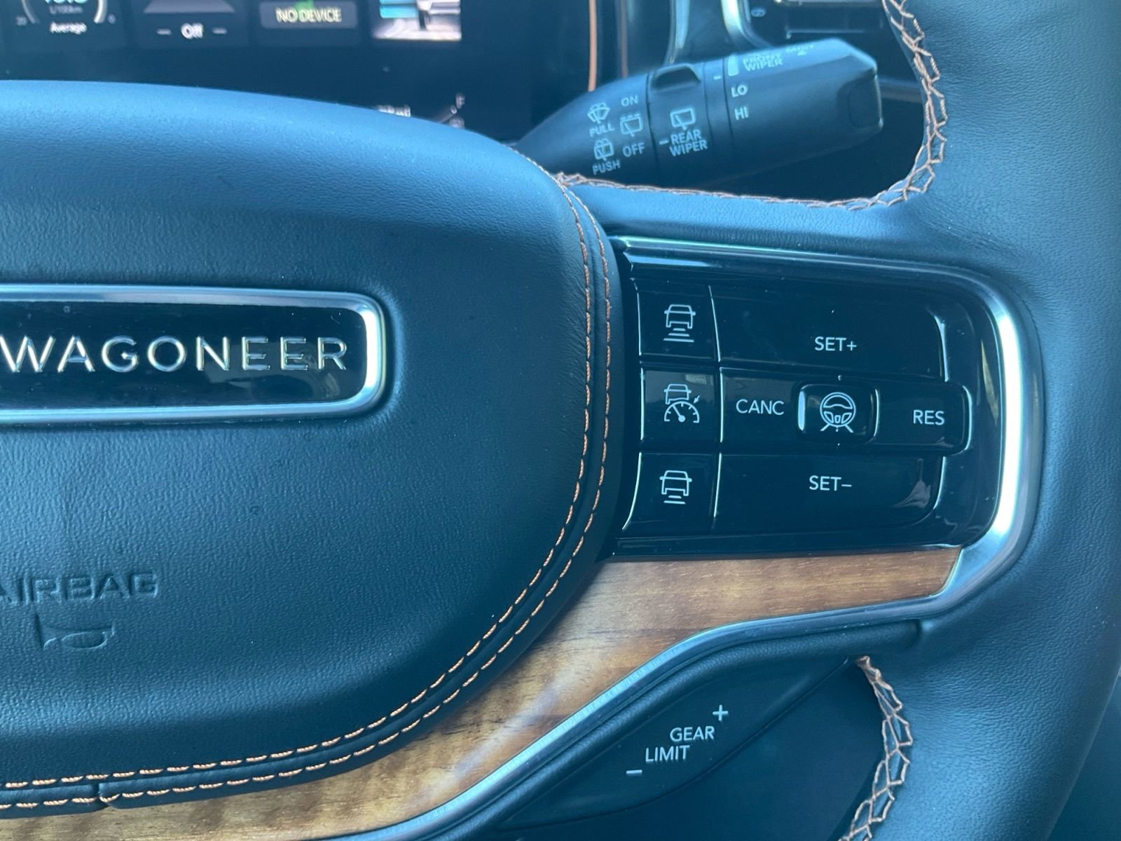 Used 2025 Jeep Grand Wagoneer L Series III AWD/4WD image 21