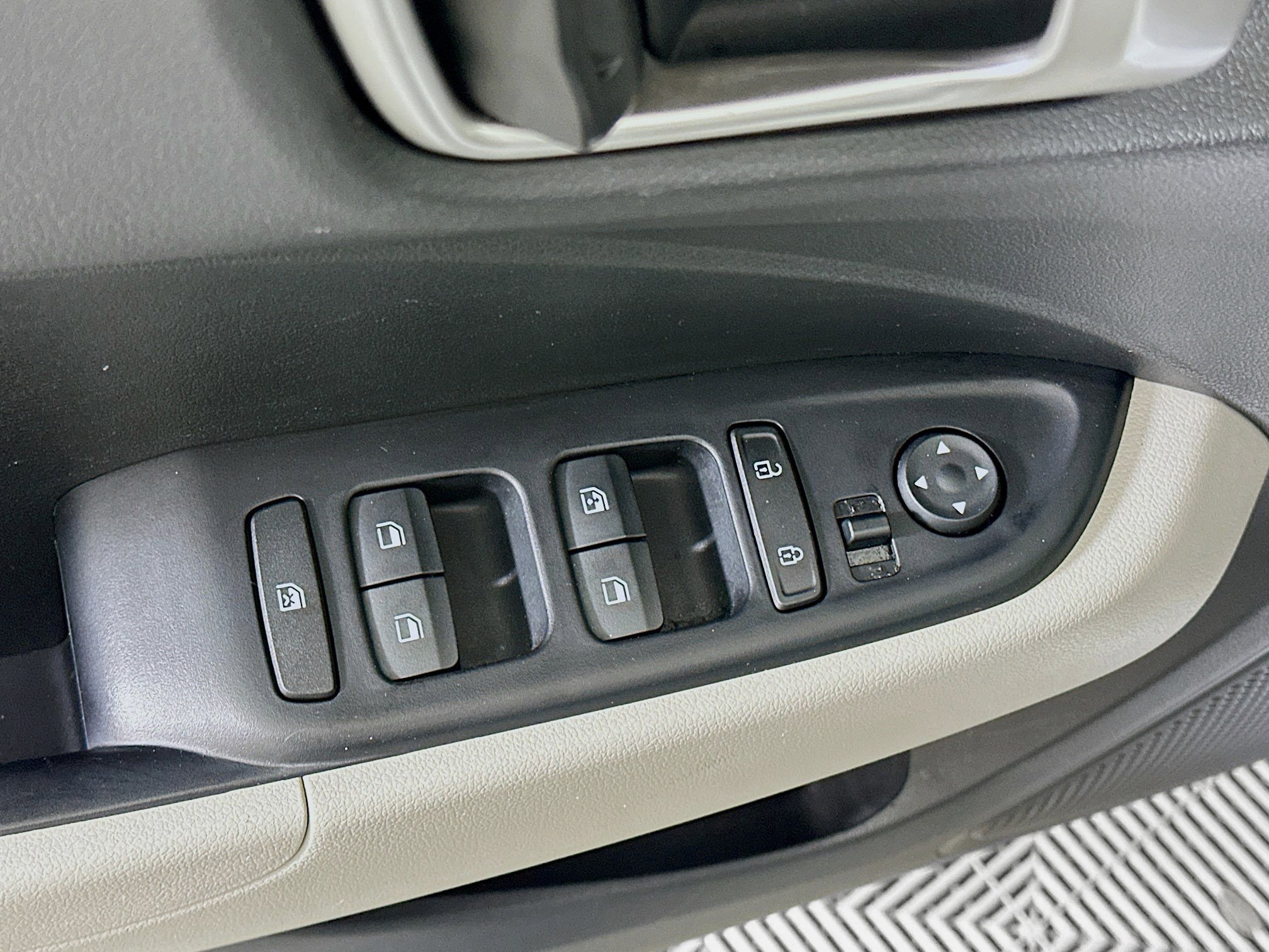 Used 2025 Hyundai Venue SEL FWD image 15