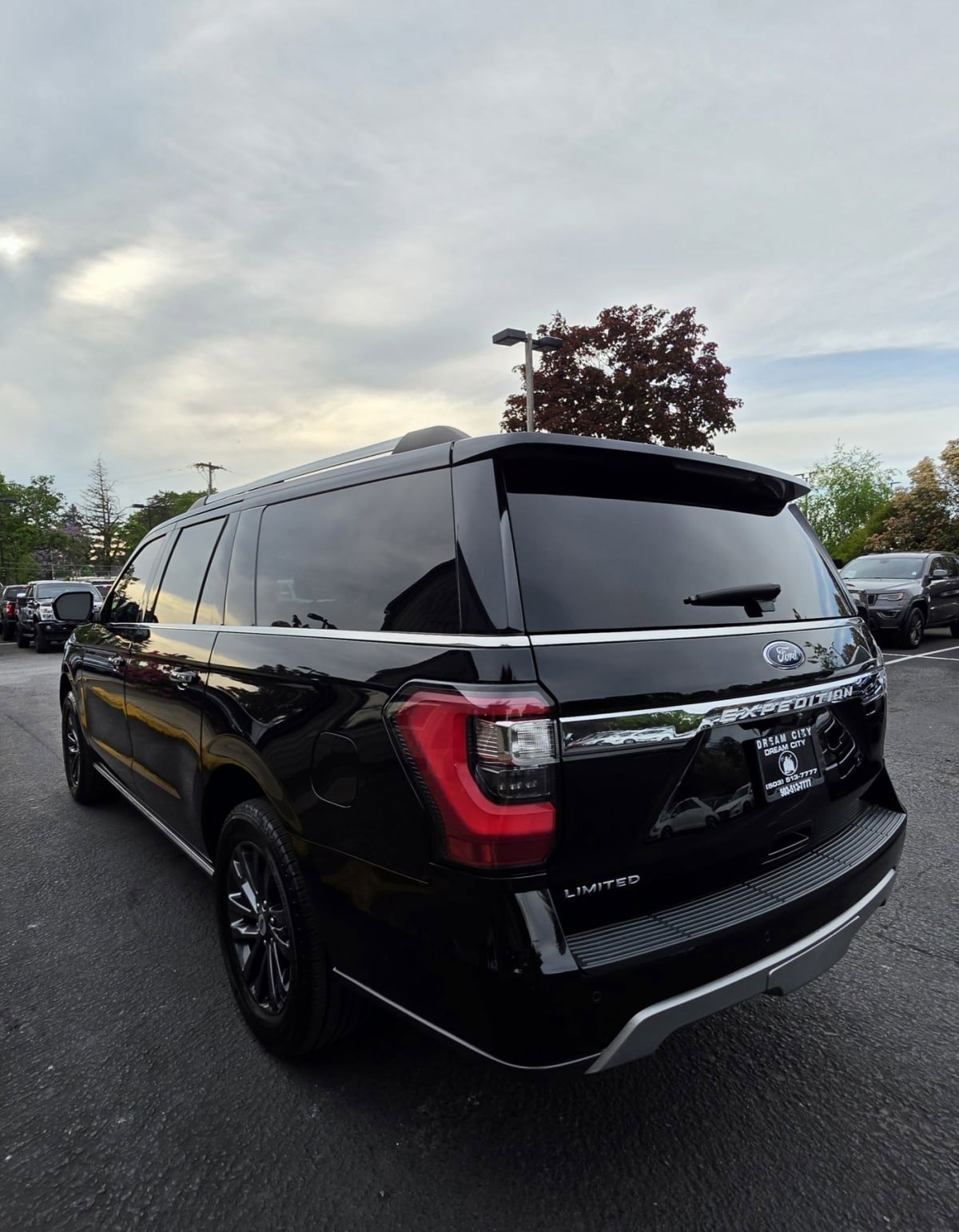 Used 2021 Ford Expedition Max Limited AWD/4WD image 8