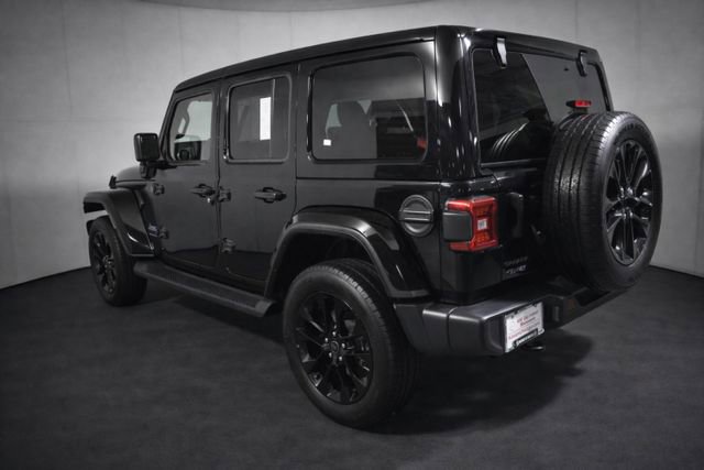 Used 2025 Jeep Wrangler Unlimited Sahara AWD/4WD image 6