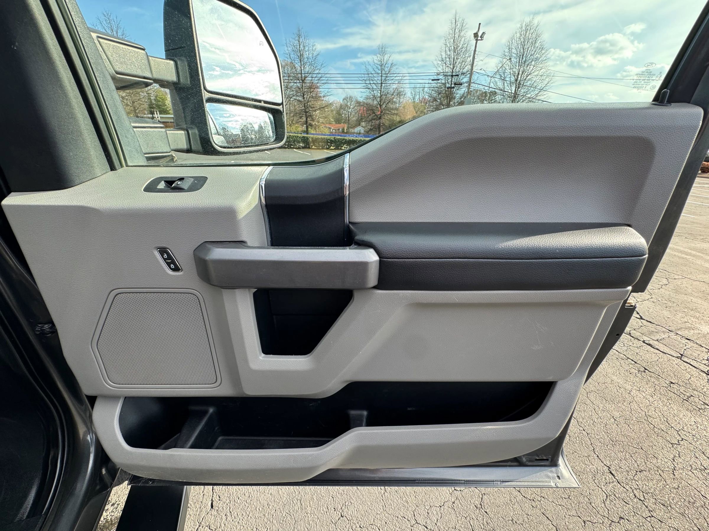 Used 2019 Ford F350 XLT image 22
