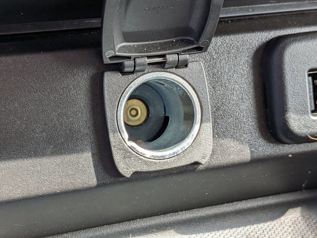 Used 2017 Chevrolet Suburban Premier image 26