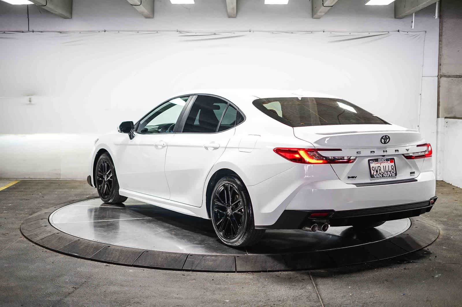 Used 2026 Toyota Camry SE FWD image 2