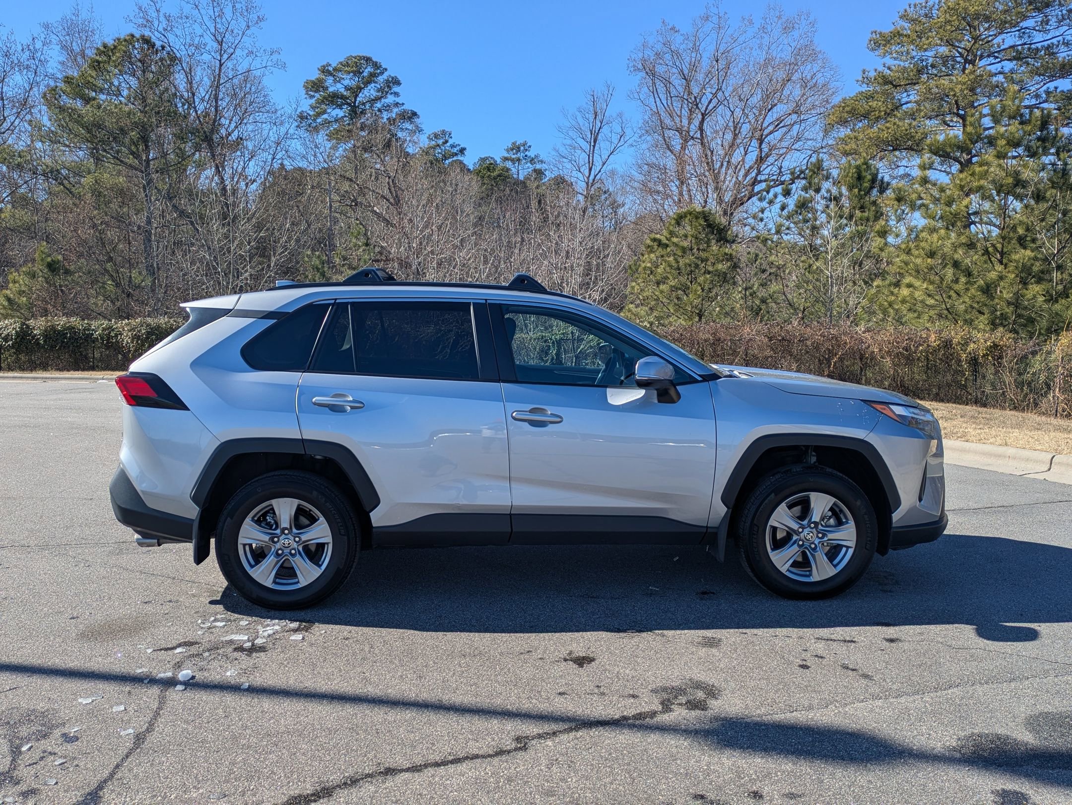 Used 2024 Toyota RAV4 XLE w/ Convenience Package image 4