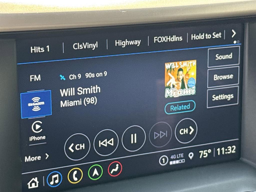 Used 2023 GMC Acadia Denali image 12