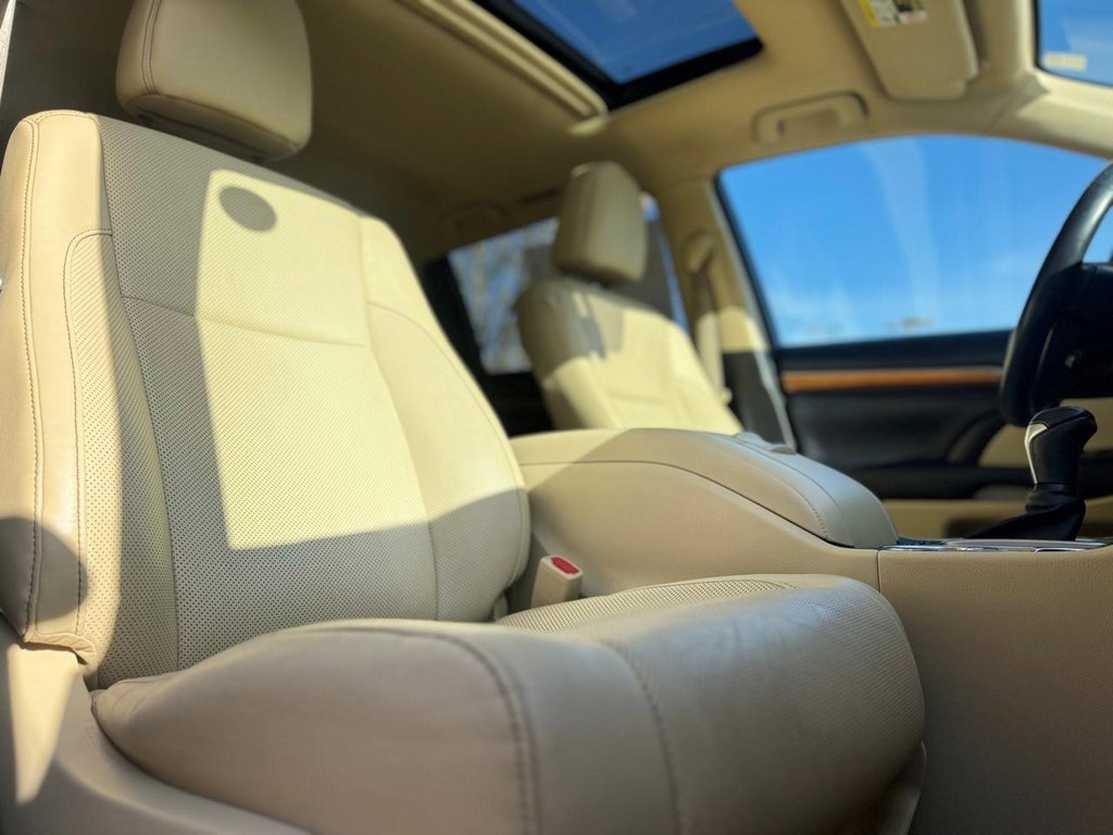 Used 2018 Toyota Highlander Limited image 24