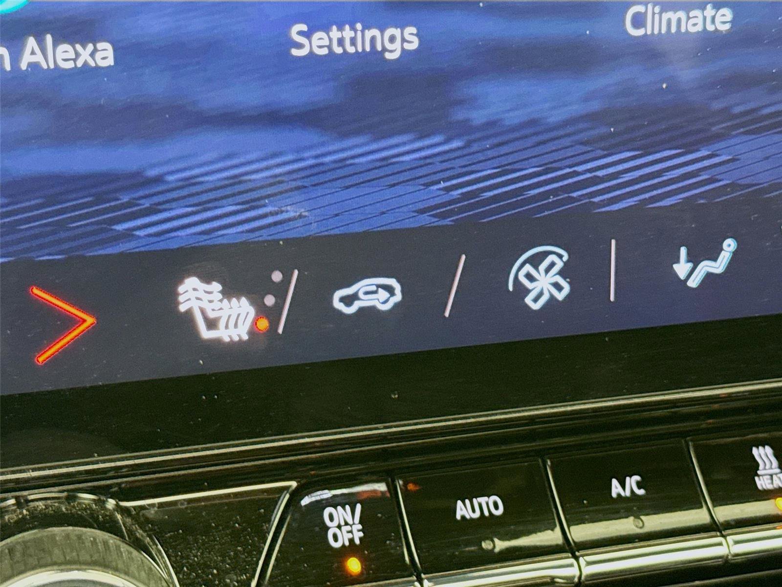 Used 2024 Chevrolet Blazer EV LT image 20