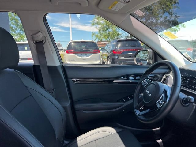 Certified 2025 Kia Seltos EX w/ EX Sunroof Package FWD image 38