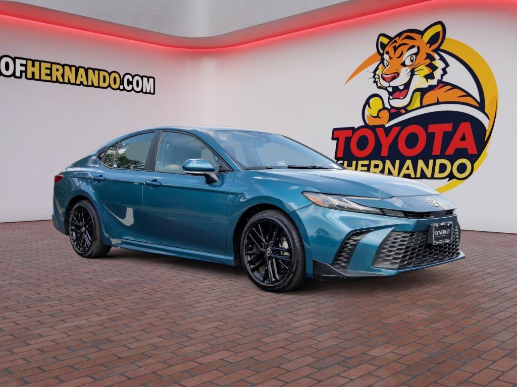 Used 2025 Toyota Camry SE FWD image 3
