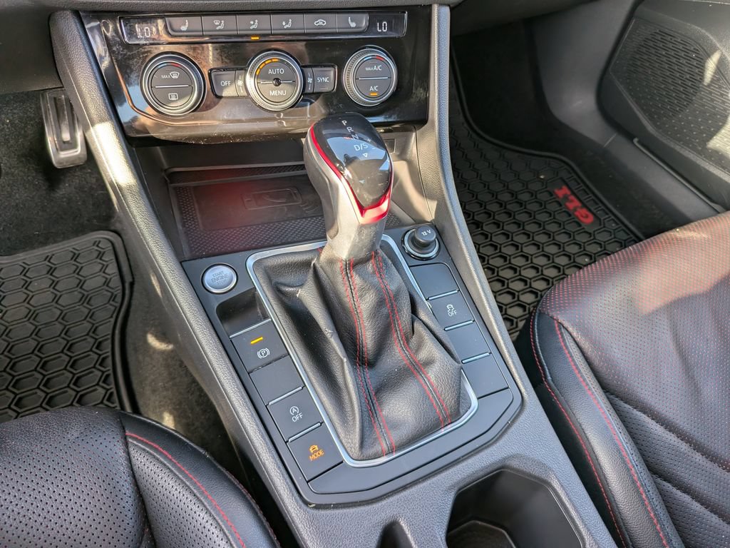 Certified 2022 Volkswagen Jetta GLI Autobahn w/ GLI Black Package FWD image 22