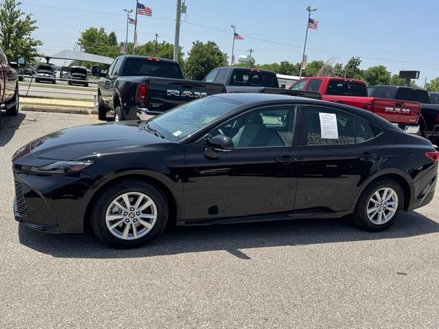 Used 2026 Toyota Camry LE FWD image 3