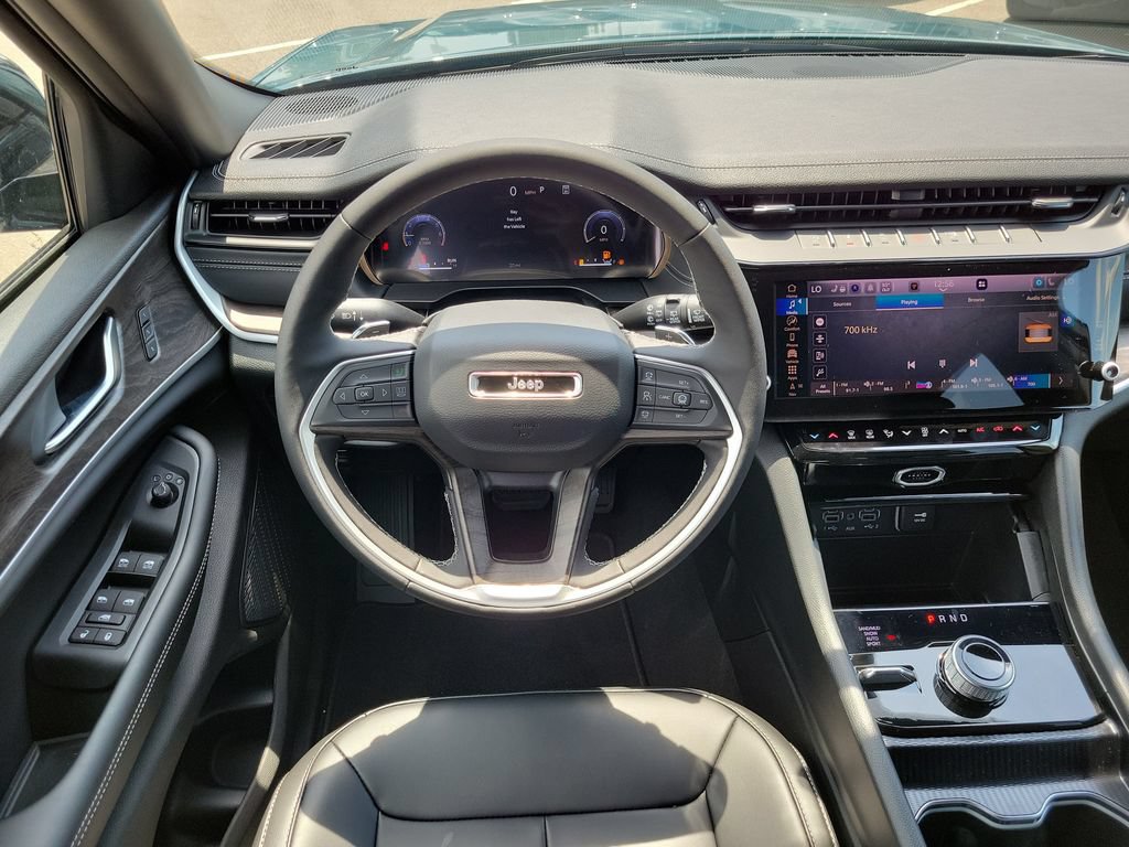 New 2026 Jeep Grand Cherokee Limited w/ Limited Altitude Package AWD/4WD image 9