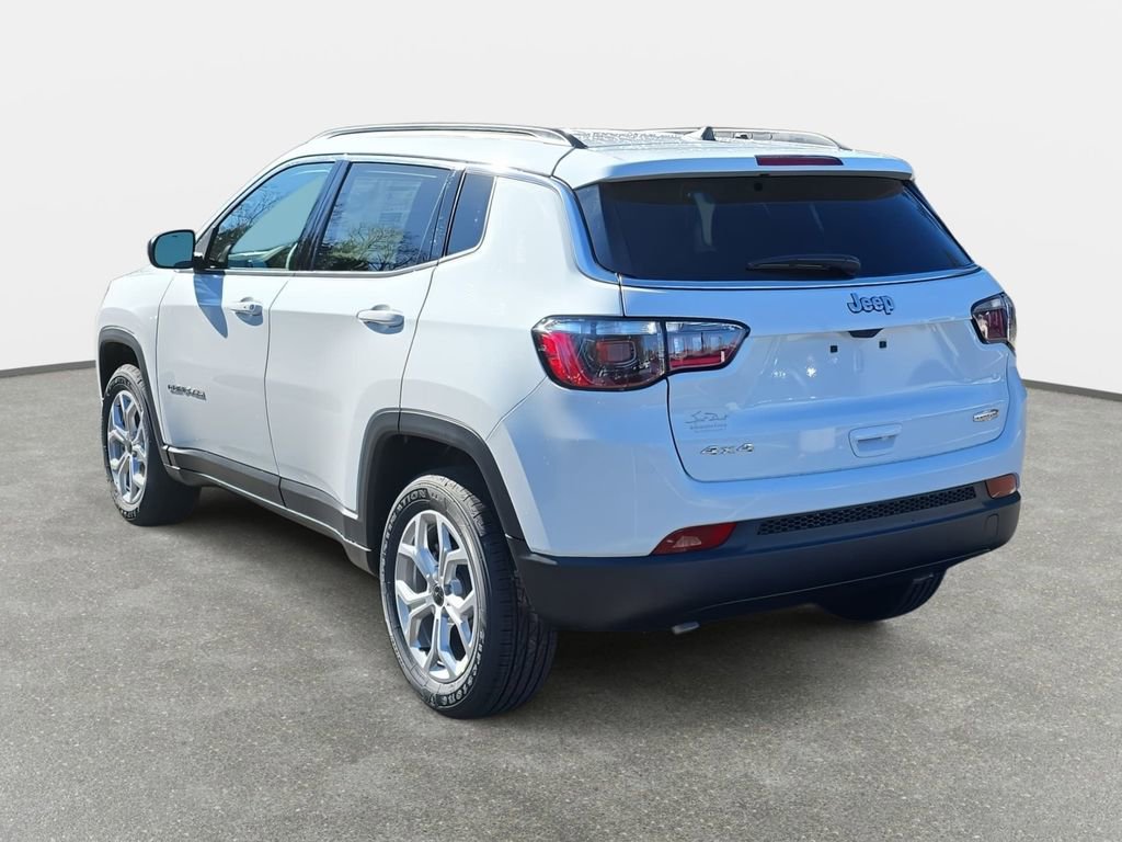 New 2026 Jeep Compass Latitude image 7