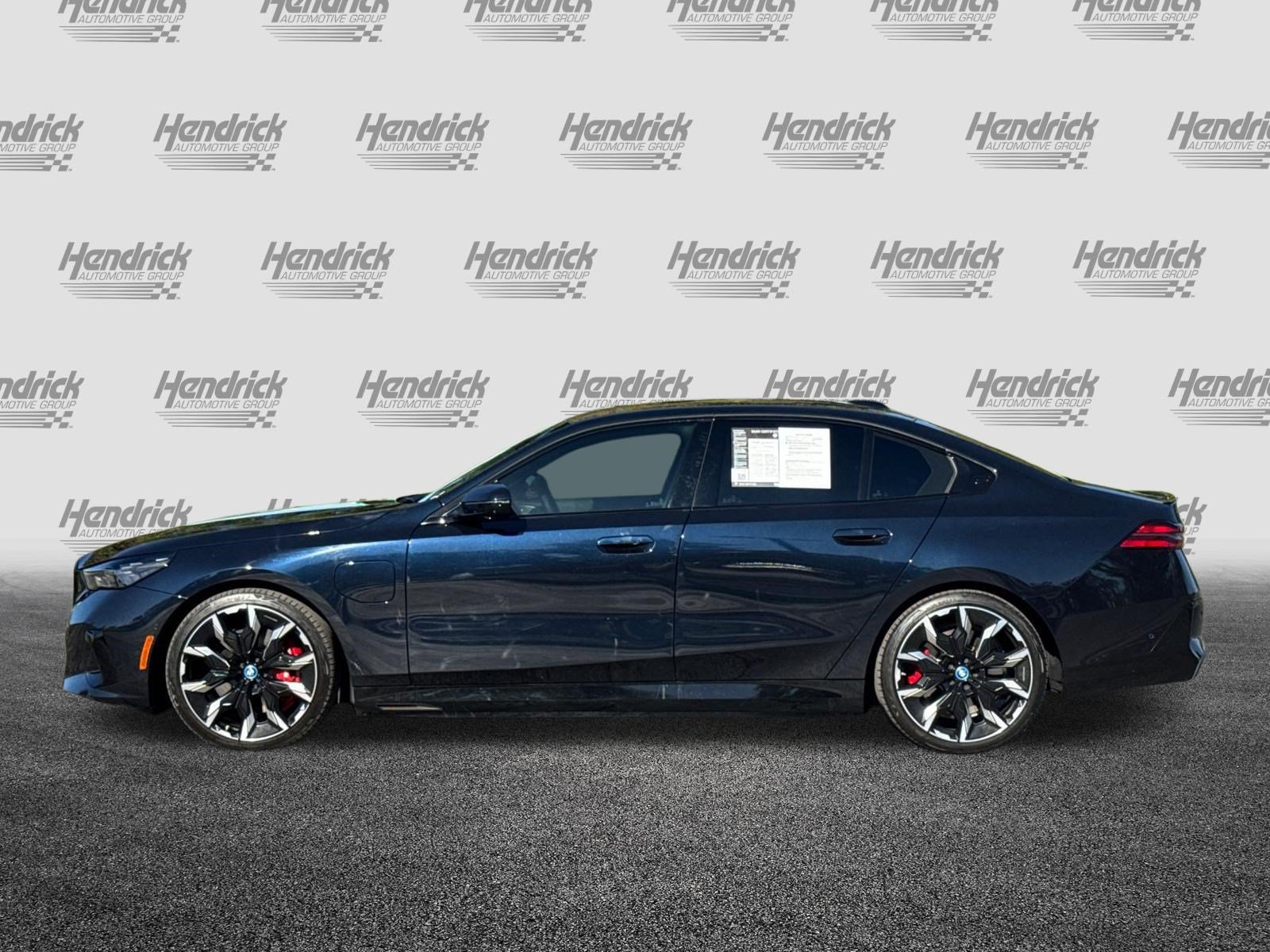 Certified 2025 BMW 550e xDrive w/ Premium Package AWD/4WD image 8