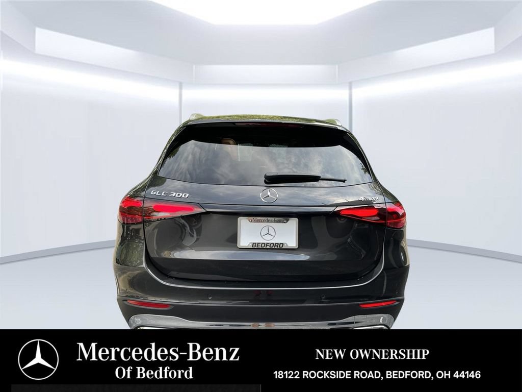 Used 2026 Mercedes-Benz GLC 300 4MATIC image 4