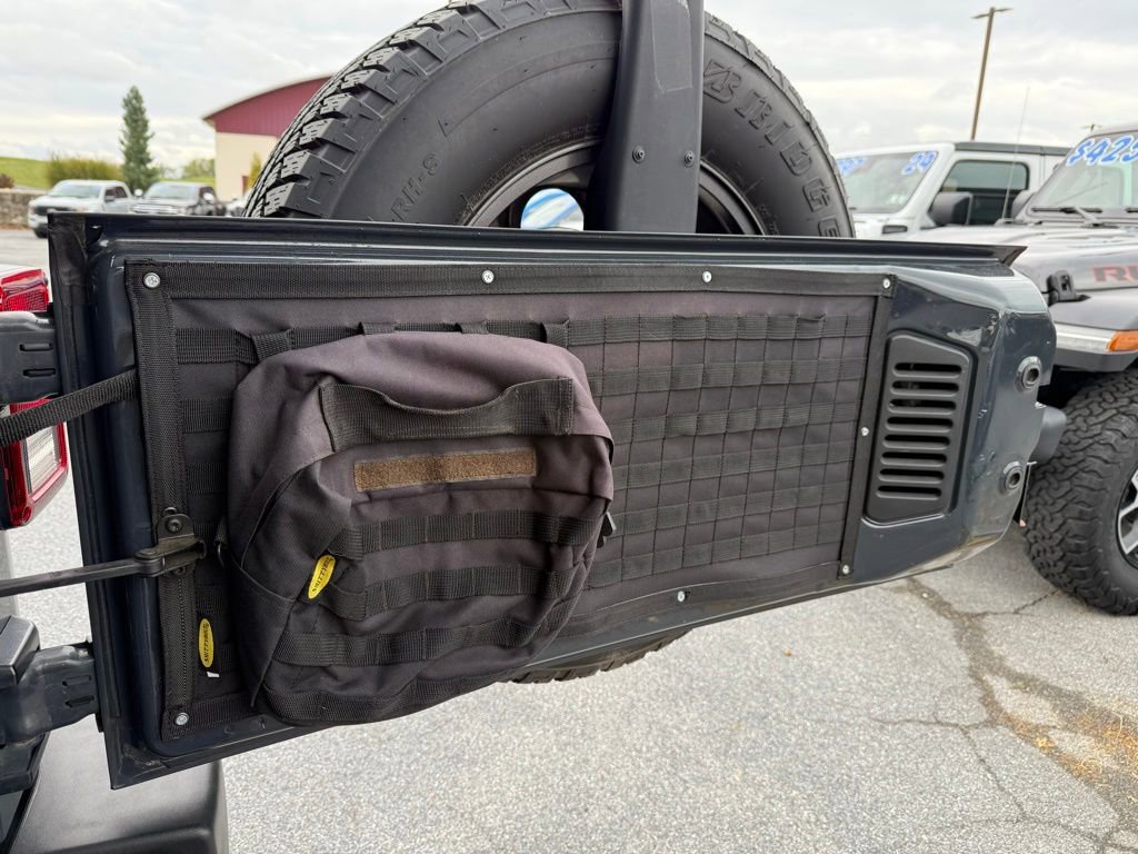 Used 2016 Jeep Wrangler Unlimited Sahara w/ Connectivity Group image 29