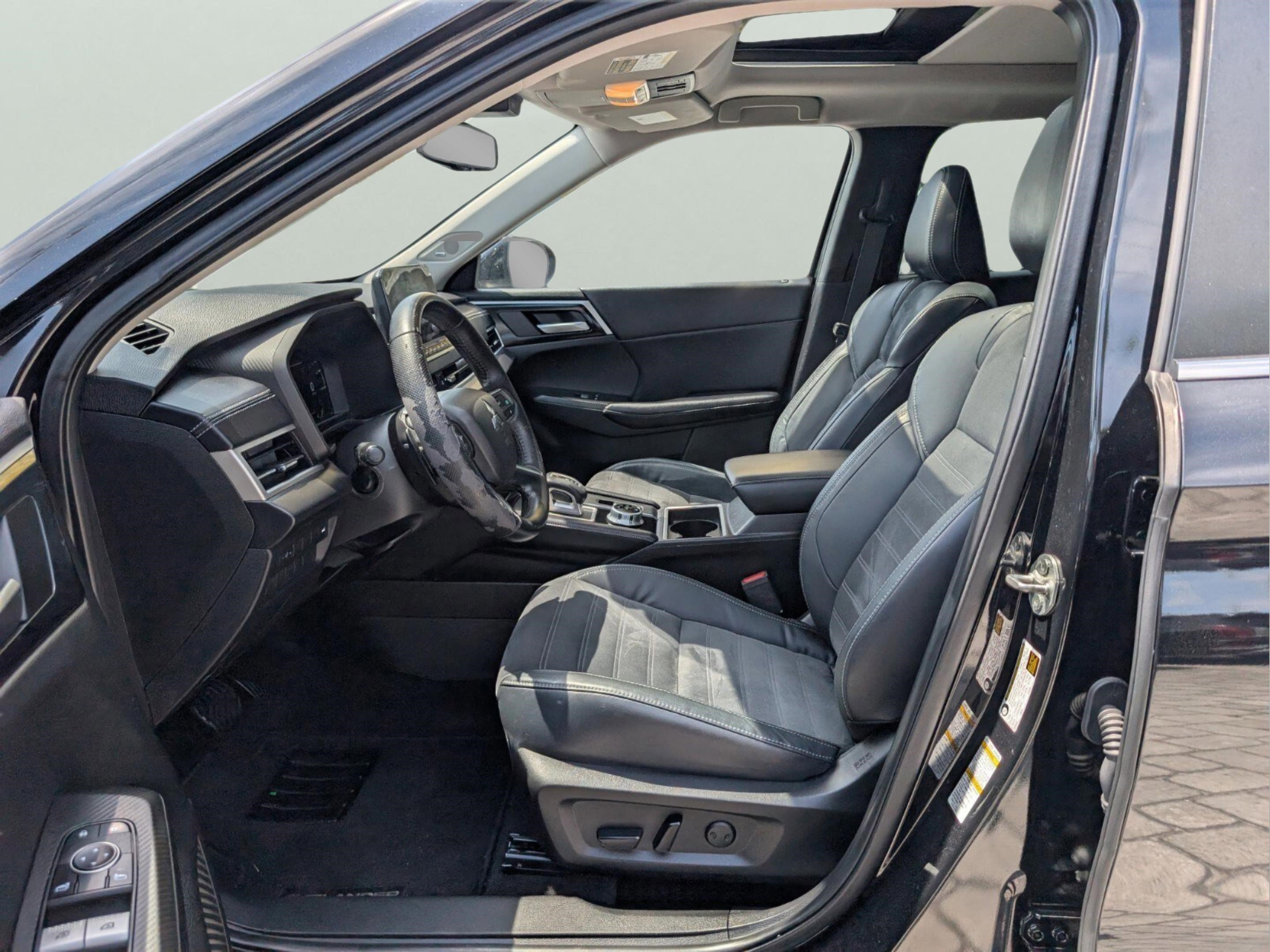 Used 2022 Mitsubishi Outlander SE AWD/4WD image 28