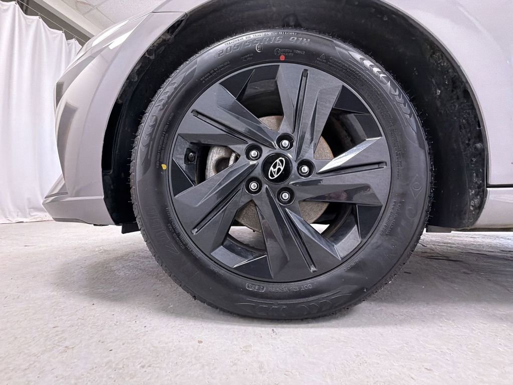 Used 2023 Hyundai Elantra SEL image 14