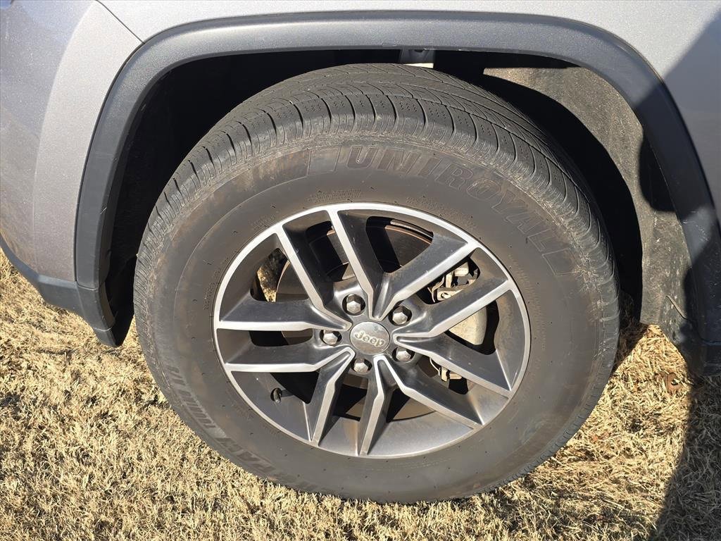 Used 2017 Jeep Grand Cherokee Limited image 5