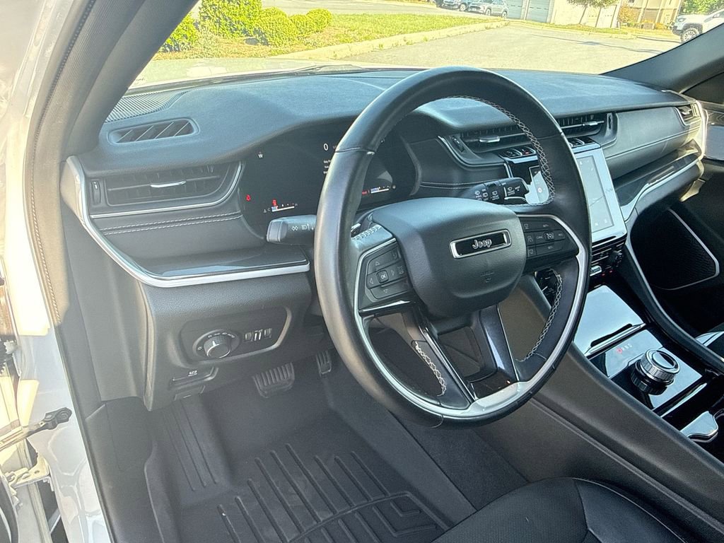 Used 2021 Jeep Grand Cherokee L Laredo AWD/4WD image 34